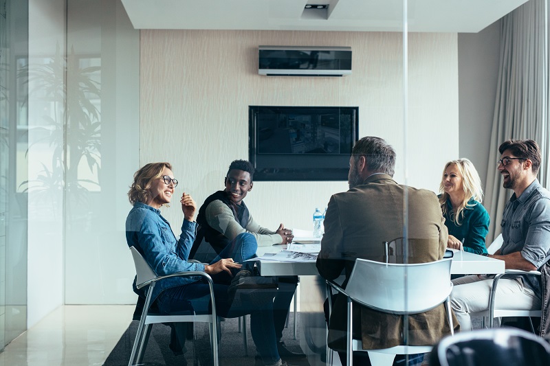 Female,Manager,Leads,Brainstorming,Meeting,In,Design,Office